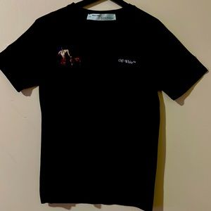 XL Off White Mens T-shirt. Black-crew neck short sleeve. Dry cleaned ONLY!
